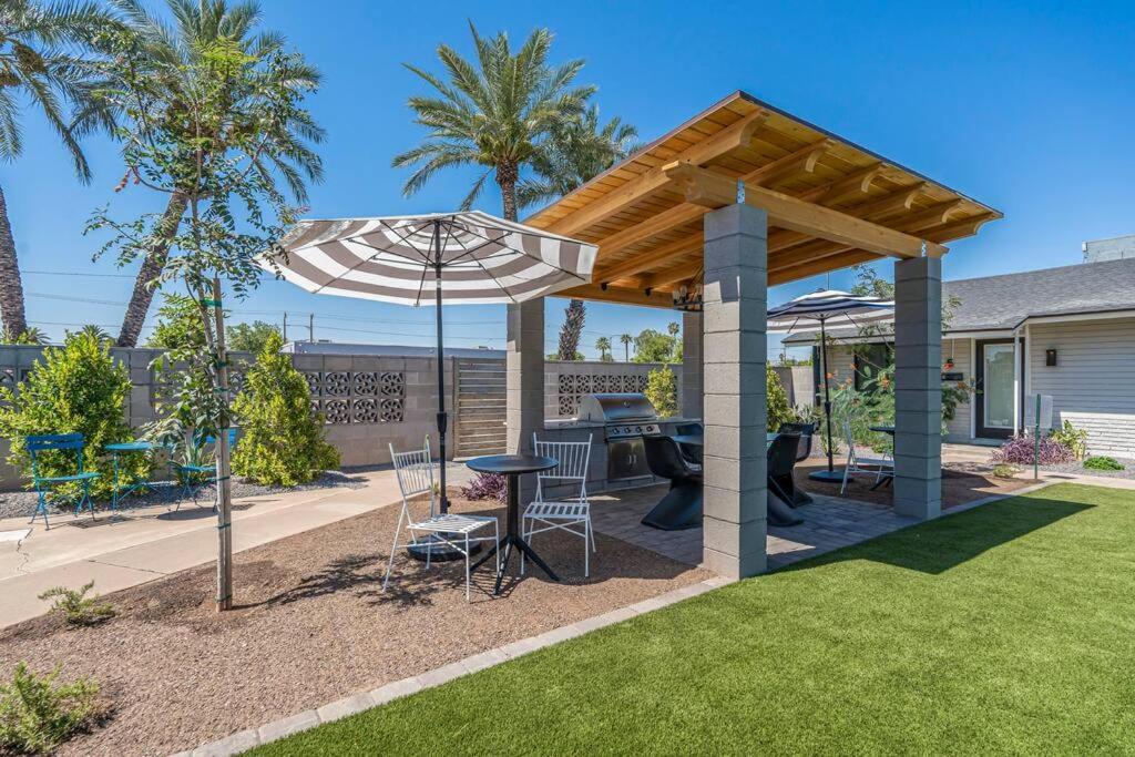 Ash And Ko Aparthotel Phoenix Exterior photo